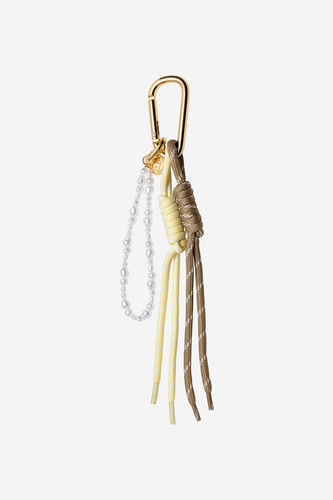 Camilla Pihl The Yellow Charm – smykker fra Camilla Pihl