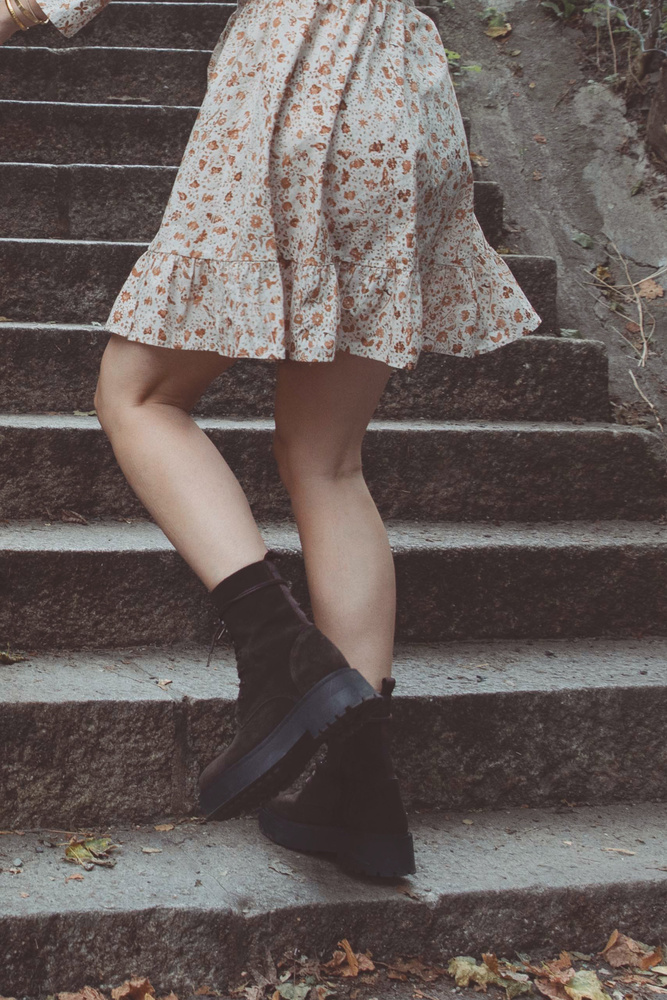 Cathy Suede Boot Chestnut