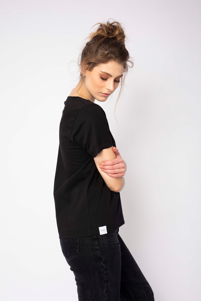 Spring Tee Black