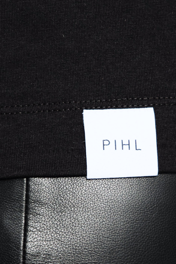 Spring Tee Black