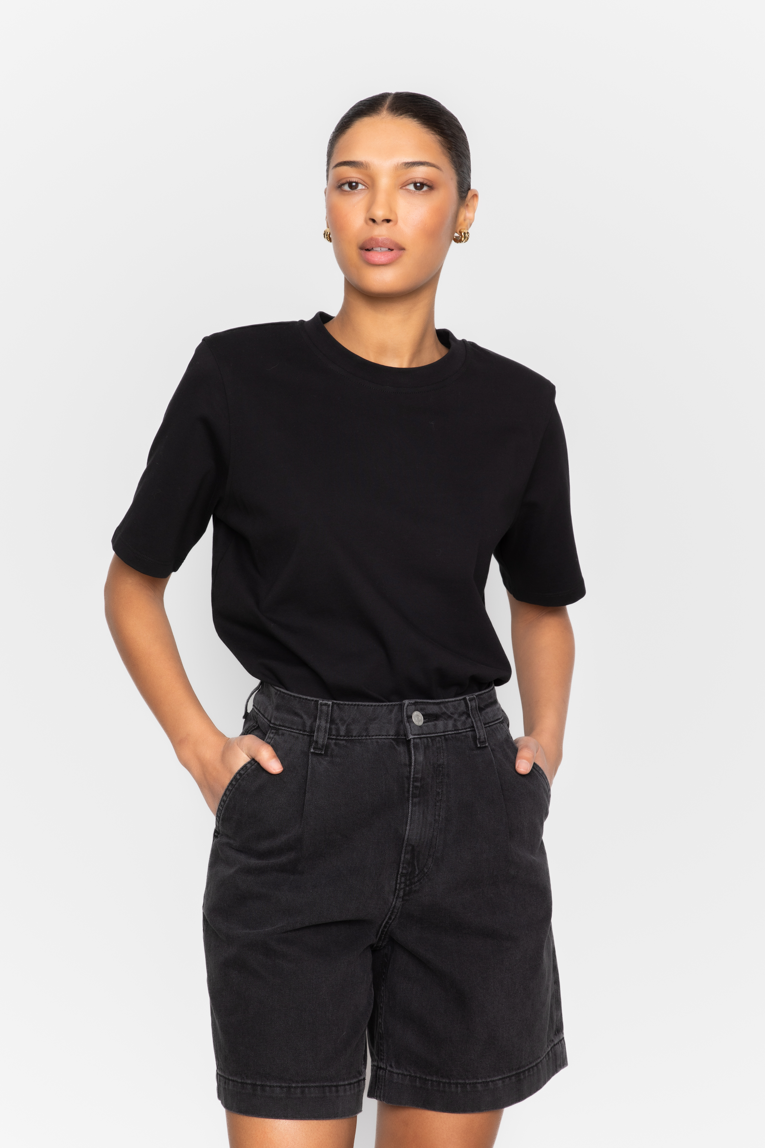 ショートパンツ Camilla Pleated Shorts Pleated Short, The Night Is Noir | CAMILLA US – CAMILLA